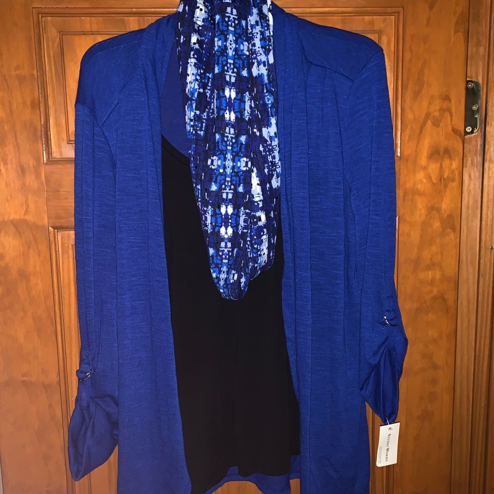 2 piece Sweater blouse w/infinity scarf